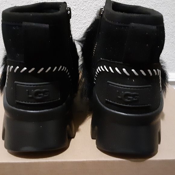UGG - Picture 5 of 6